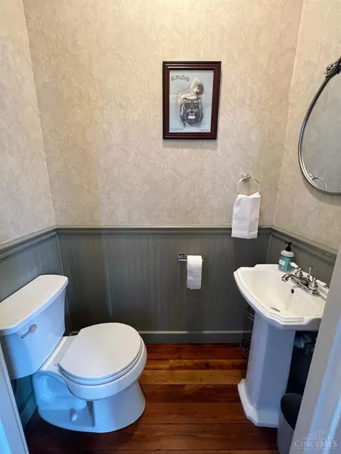 Bath - 3067 Sidney Ave, Cincinnati, OH 45225 photo 1 of 3