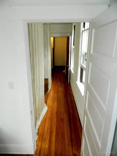 Entry Way - 16 Kessler Ave, Cincinnati, OH 45217 photo 1 of 5