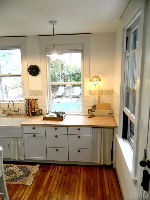 Kitchen - 16 Kessler Ave, Cincinnati, OH 45217 photo 6 of 7