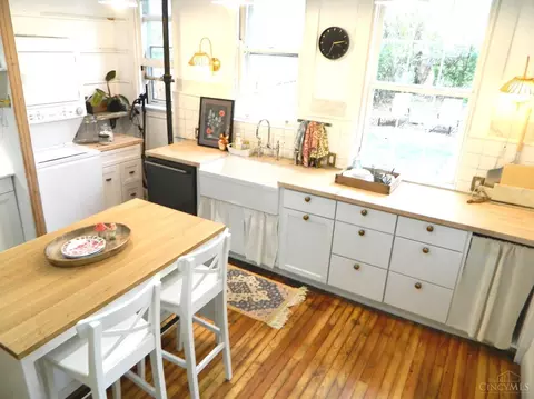 Kitchen - 16 Kessler Ave, Cincinnati, OH 45217 photo 4 of 7