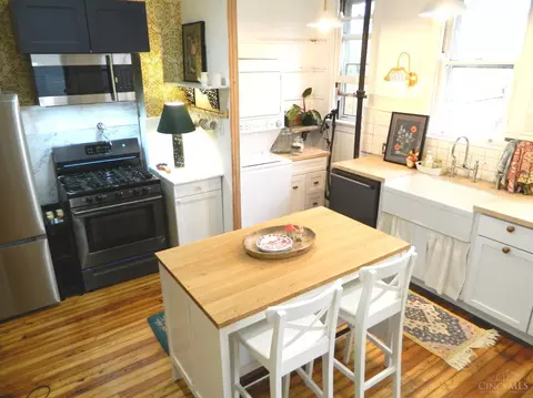 Kitchen - 16 Kessler Ave, Cincinnati, OH 45217 photo 5 of 7