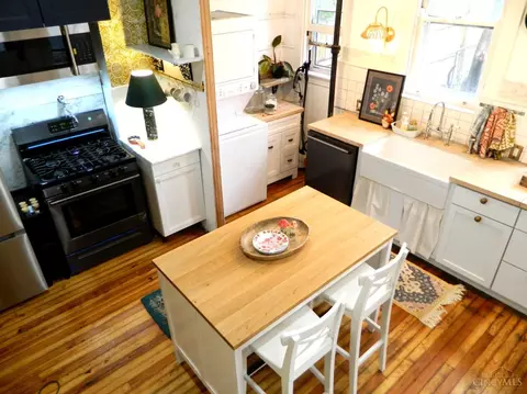 Kitchen - 16 Kessler Ave, Cincinnati, OH 45217 photo 3 of 7