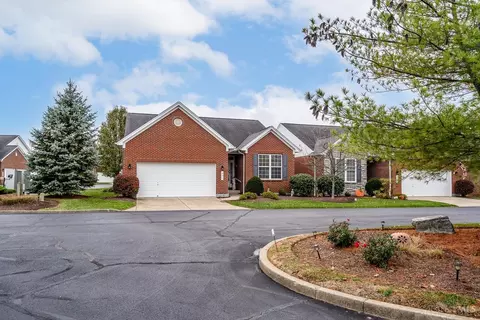 451 Woodlands Ridge Dr, Cincinnati, OH 45238