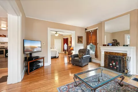 Living - 7102 River Rd, Cincinnati, OH 45233 photo 1 of 5