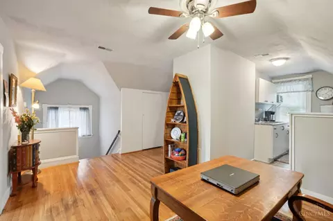 Entry Way - 7102 River Rd, Cincinnati, OH 45233 photo 5 of 5