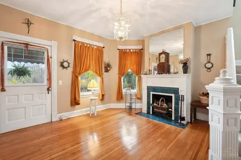 Entry Way - 7102 River Rd, Cincinnati, OH 45233 photo 1 of 5