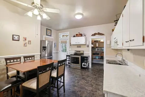 Kitchen - 7102 River Rd, Cincinnati, OH 45233 photo 2 of 4