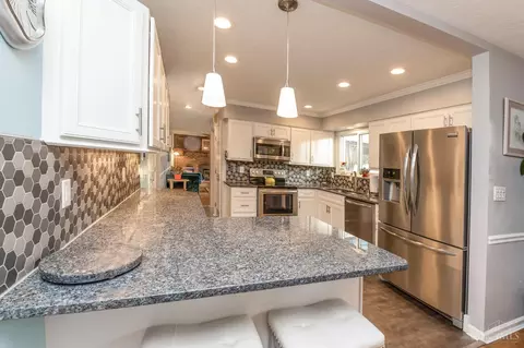 Kitchen - 8423 Shenstone Dr, Cincinnati, OH 45255 photo 1 of 6