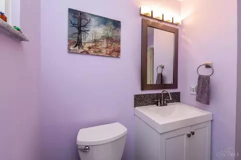 Bath - 8423 Shenstone Dr, Cincinnati, OH 45255 photo 1 of 7