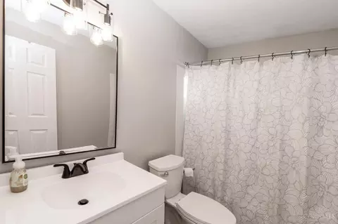 Bath - 8423 Shenstone Dr, Cincinnati, OH 45255 photo 5 of 7