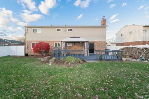 Exterior - 8423 Shenstone Dr, Cincinnati, OH 45255 photo 8 of 9