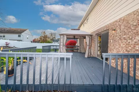 Exterior - 8423 Shenstone Dr, Cincinnati, OH 45255 photo 6 of 9
