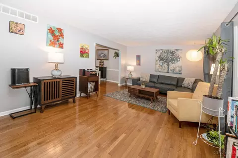 Living - 8423 Shenstone Dr, Cincinnati, OH 45255 photo 1 of 5