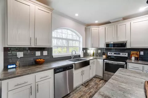 Kitchen - 508 Reeder Rd, Blanchester, OH 45107 photo 4 of 7