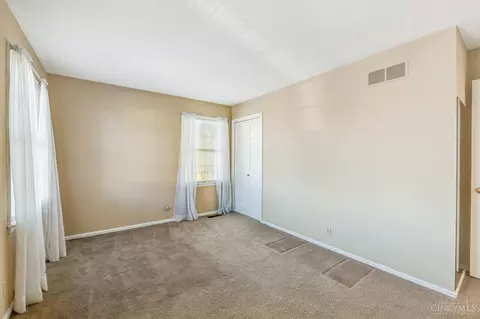 2113 Raeburn Dr, Cincinnati, OH 45223 photo 32