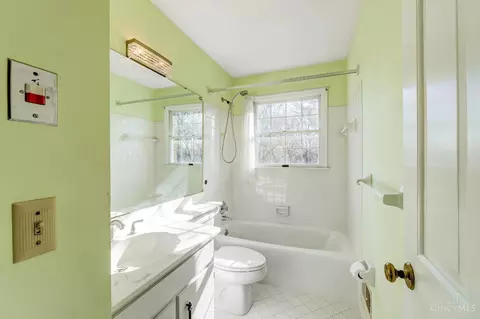 2113 Raeburn Dr, Cincinnati, OH 45223 photo 24