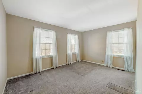 2113 Raeburn Dr, Cincinnati, OH 45223 photo 31