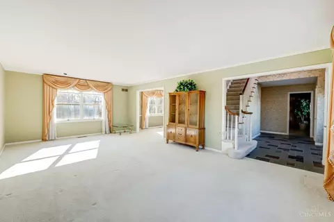 2113 Raeburn Dr, Cincinnati, OH 45223 photo 9