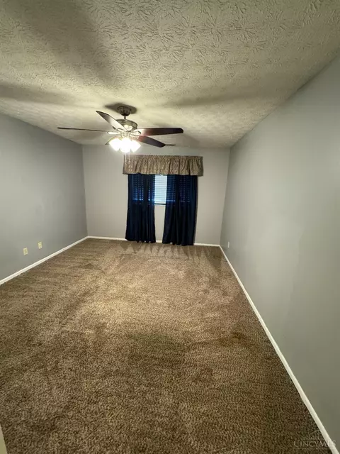 Bedroom - 549 Davis Rd, Cincinnati, OH 45255 photo 3 of 4
