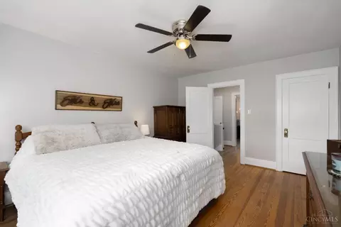 Bedroom - 3223 Phoenix Ave, Cheviot, OH 45211 photo 4 of 5