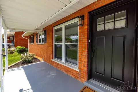 Exterior - 5372 Plover Ln, Cincinnati, OH 45238 photo 4 of 8