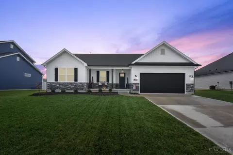 119 Union Crossing Dr, Carlisle, OH 45005