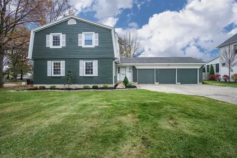 7607 Carriage Ln, Montgomery, OH 45242