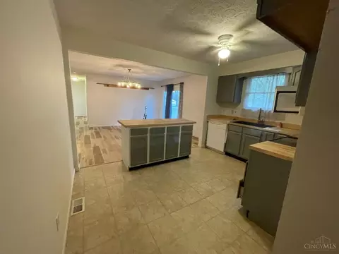 Kitchen - 65 Wahl St, Georgetown, OH 45121 photo 2 of 2