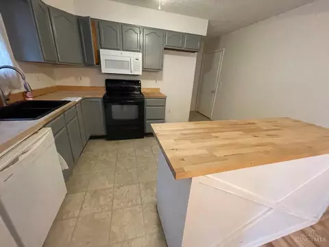 Kitchen - 65 Wahl St, Georgetown, OH 45121 photo 1 of 2