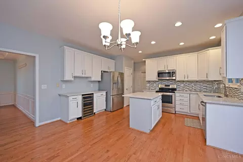 Kitchen - 3450 Mackenzie Xing, Cincinnati, OH 45245 photo 2 of 5