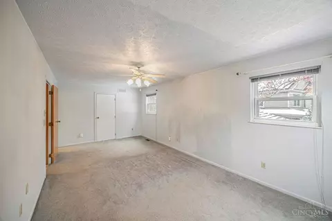 Bedroom - 10709 Shadowcrest Ct, Montgomery, OH 45242 photo 4 of 14
