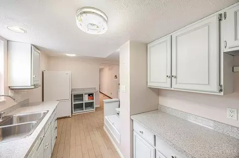 Kitchen - 10709 Shadowcrest Ct, Montgomery, OH 45242 photo 1 of 4