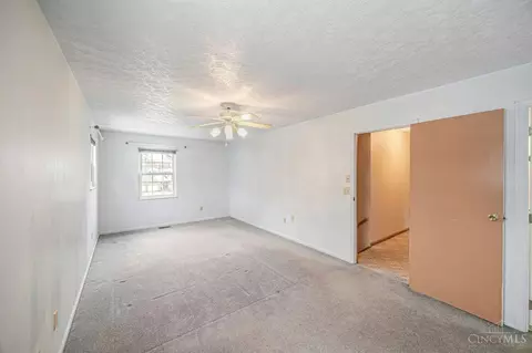Bedroom - 10709 Shadowcrest Ct, Montgomery, OH 45242 photo 2 of 14
