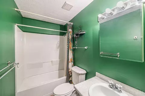 Bath - 10709 Shadowcrest Ct, Montgomery, OH 45242 photo 3 of 3