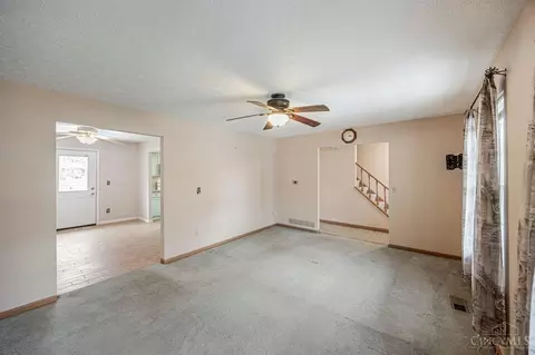 Living - 10709 Shadowcrest Ct, Montgomery, OH 45242 photo 6 of 6