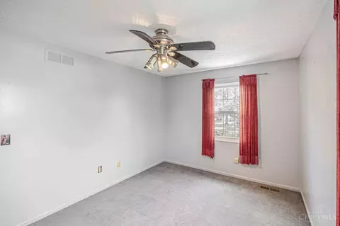 Bedroom - 10709 Shadowcrest Ct, Montgomery, OH 45242 photo 10 of 14