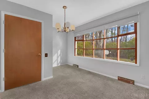 1168 Inner Circle Dr, Forest Park, OH 45240 photo 7