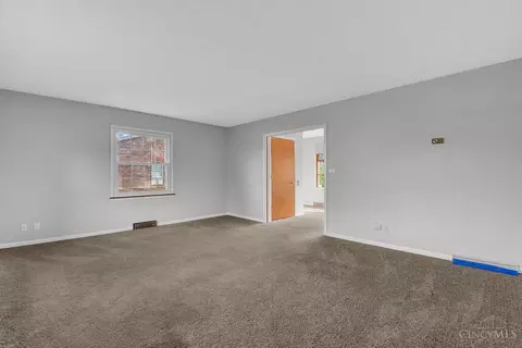1168 Inner Circle Dr, Forest Park, OH 45240 photo 5