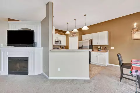 Kitchen - 7460 Bridge Point Dr, Cincinnati, OH 45248 photo 3 of 3