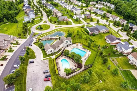 View/Area - 7460 Bridge Point Dr, Cincinnati, OH 45248 photo 4 of 5