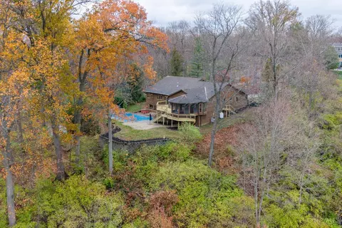 Exterior - 25 Locust Hill Rd, Cincinnati, OH 45245 photo 7 of 11