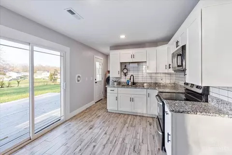Kitchen - 9611 Tanbark Ct, Cincinnati, OH 45231 photo 3 of 3