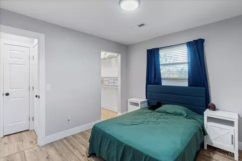 Bedroom - 9611 Tanbark Ct, Cincinnati, OH 45231 photo 2 of 4