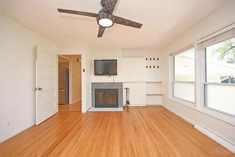 Living - 1647 Krylon Dr, Reading, OH 45215 photo 9 of 11