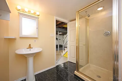 Bath - 1647 Krylon Dr, Reading, OH 45215 photo 3 of 3