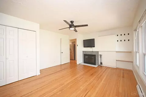 Living - 1647 Krylon Dr, Reading, OH 45215 photo 8 of 11