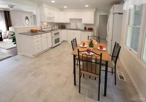 Kitchen - 4235 Brookside Dr, Batavia, OH 45103 photo 1 of 3