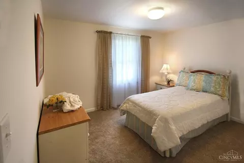 Bedroom - 4235 Brookside Dr, Batavia, OH 45103 photo 2 of 4