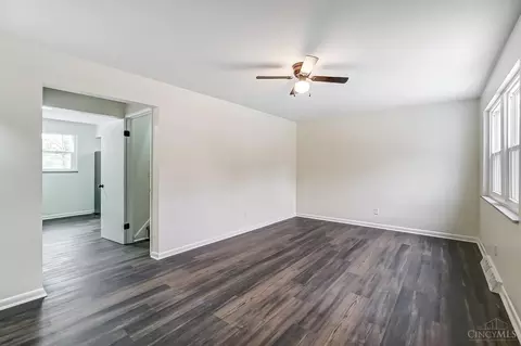 Living - 1002 Jonquil Ln, Cincinnati, OH 45231 photo 1 of 3