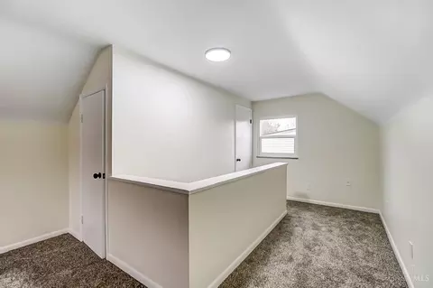 Entry Way - 1002 Jonquil Ln, Cincinnati, OH 45231 photo 3 of 4